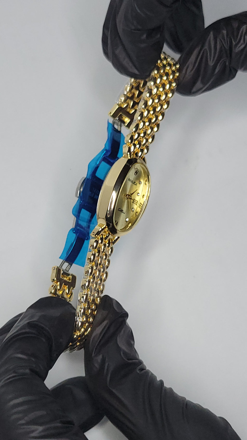 Ladies luxury golden oval dial