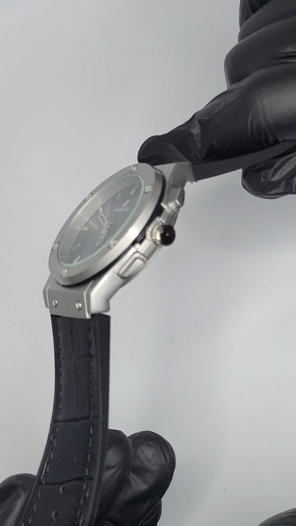 Hublot strap with plan black dial